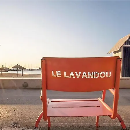 Au Lavandou, Climatise, Avec Terrasse Vue Et Wi-fi Le Lavandou