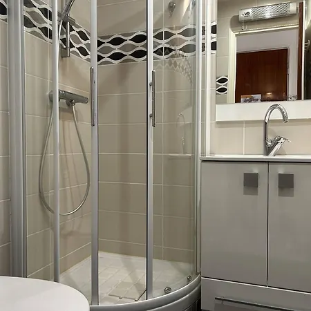 Au Lavandou, Climatise, Avec Terrasse Vue Et Wi-fi - Fr-1-251-879 *