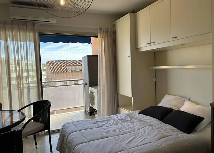 Apartman Au Lavandou, Climatise, Avec Terrasse Vue Et Wi-fi - Fr-1-251-879 *